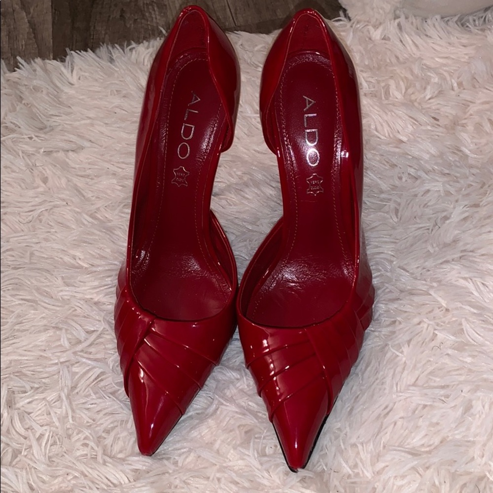 Women’s matching high heel and purse set